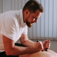 Jacek Bruździński - Chiropraktyk, osteopata i masażysta